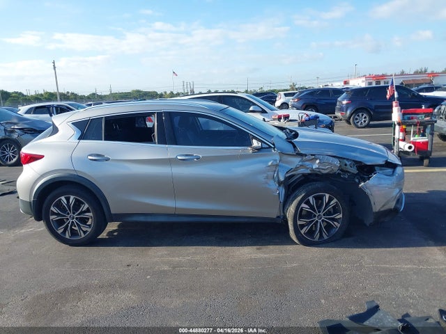 44880277 :رقم المزاد ، SJKCH5CR2JA002743 vin ، 2018 Infiniti Qx30 Luxe مزاد بيع