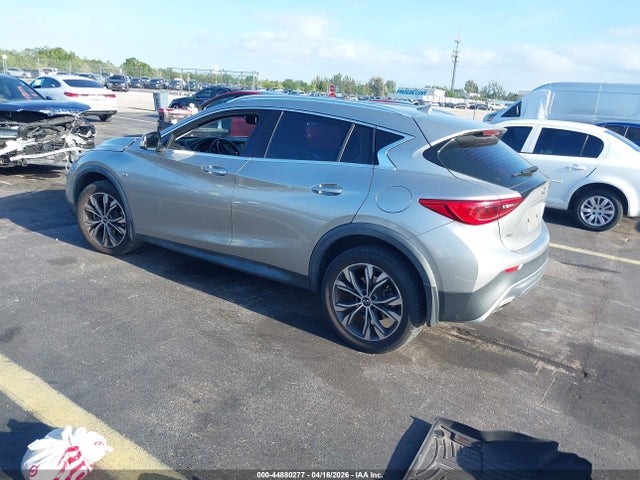 44880277 :رقم المزاد ، SJKCH5CR2JA002743 vin ، 2018 Infiniti Qx30 Luxe مزاد بيع