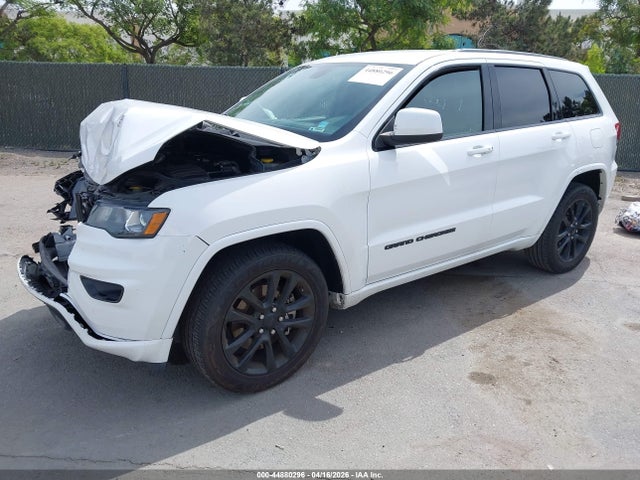 1C4RJEAG8MC713066 Jeep Grand Cherokee Laredo X 4x2