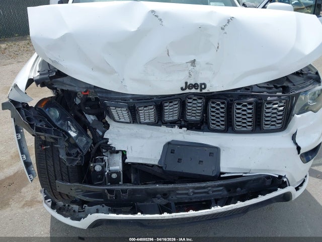 1C4RJEAG8MC713066 Jeep Grand Cherokee Laredo X 4x2