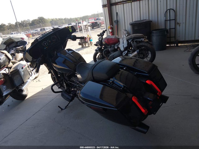 Harley-Davidson FLHX 2025 1HD1KB711SB615834 Image 3