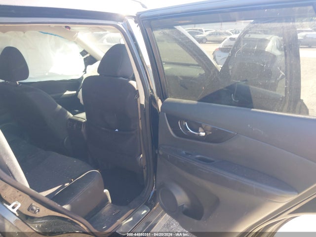 Aukcja sprzedaży 2018 Nissan Rogue Sv, vin: 5N1AT2MT2JC745873, numer aukcji: 44880351