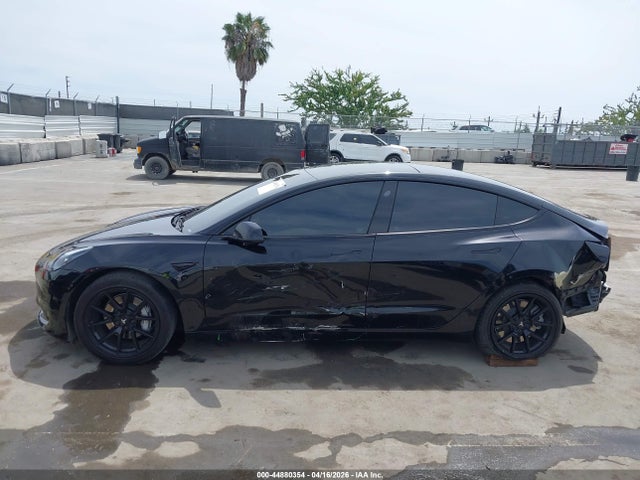 Tesla Model 3 Long Range Dual Motor All-wheel Drive 2022 5YJ3E1EB8NF160909 Image 15