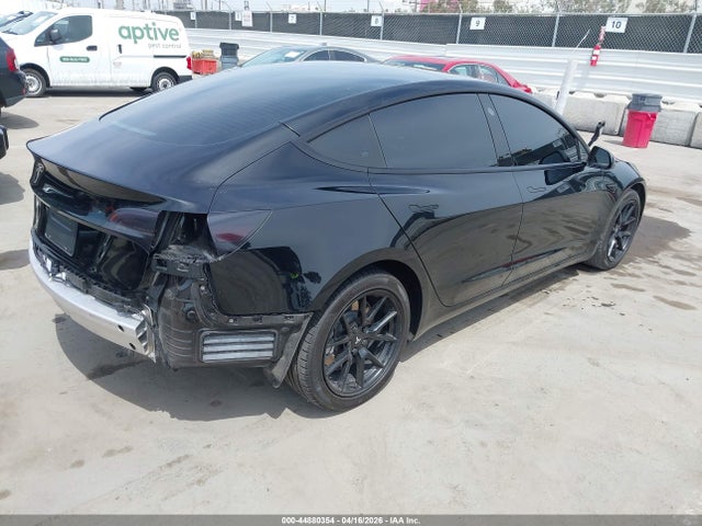 Tesla Model 3 Long Range Dual Motor All-wheel Drive 2022 5YJ3E1EB8NF160909 Image 4