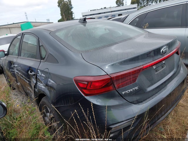 3KPF24AD4ME331657 KIA Forte Lxs