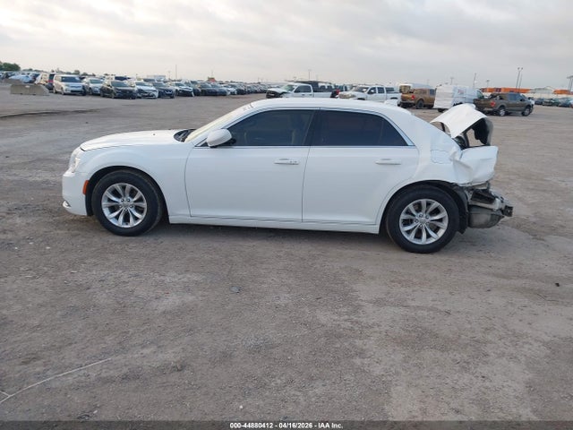Aukcja sprzedaży 2015 Chrysler 300 Limited, vin: 2C3CCAAG7FH755211, numer aukcji: 44880412