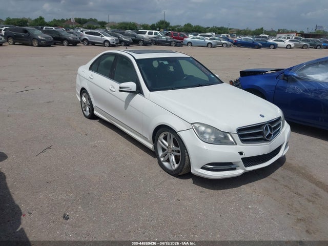 2013 MERCEDES-BENZ C 250 WDDGF4HB4DA802776