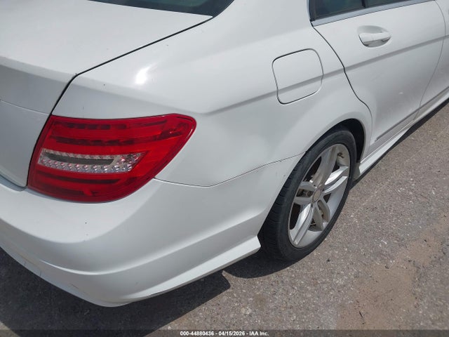 Продаж на аукціоні авто 2013 Mercedes-benz C 250 Sport, vin: WDDGF4HB4DA802776, номер лоту: 44880436