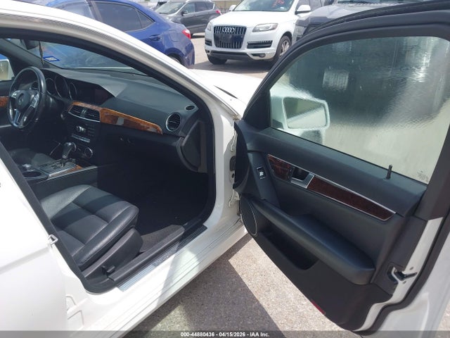 2013 MERCEDES-BENZ C 250 WDDGF4HB4DA802776 Photo 4