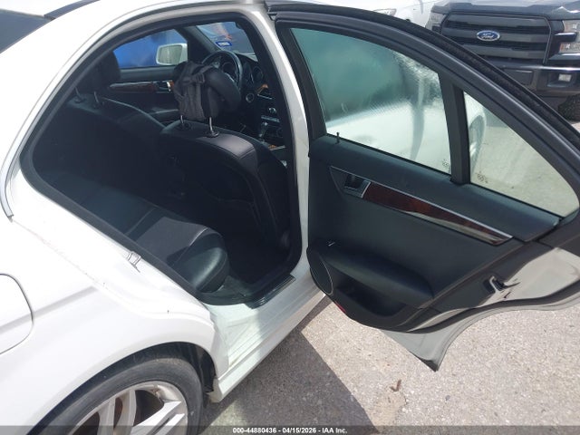 2013 MERCEDES-BENZ C 250 WDDGF4HB4DA802776 Photo 7