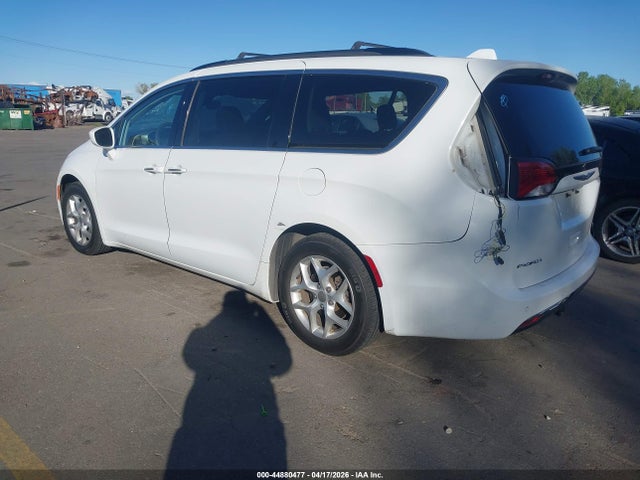 Aukcja sprzedaży 2018 Chrysler Pacifica Touring Plus, vin: 2C4RC1FG1JR101631, numer aukcji: 44880477