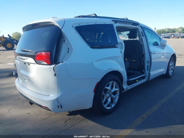 Aukcja sprzedaży 2018 Chrysler Pacifica Touring Plus, vin: 2C4RC1FG1JR101631, numer aukcji: 44880477