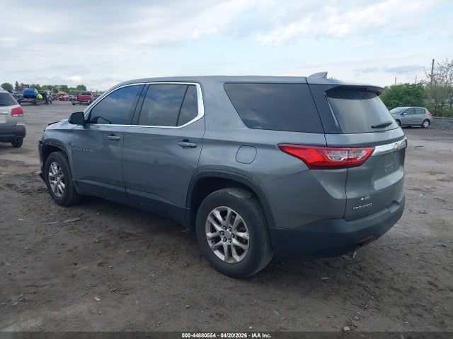 Chevrolet Traverse Ls 2018 1GNERFKW5JJ223590 Image 3