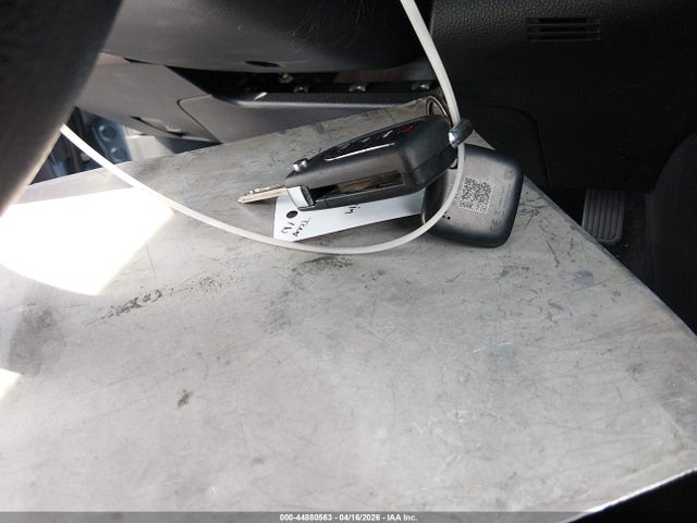 JTDEPMAE9N3006856 Toyota COROLLA LE