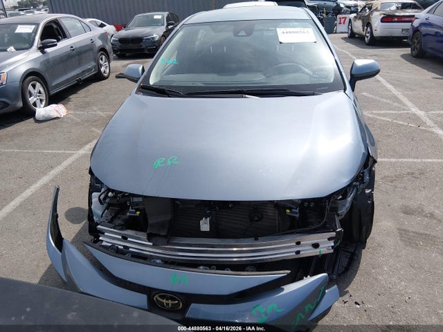 JTDEPMAE9N3006856 Toyota COROLLA LE