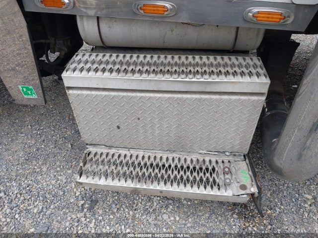 1996 Peterbilt 379 მანქანა იყიდება აუქციონზე, vin: 1XP5DR9X9TN414446, აუქციონის ნომერი: 44880596