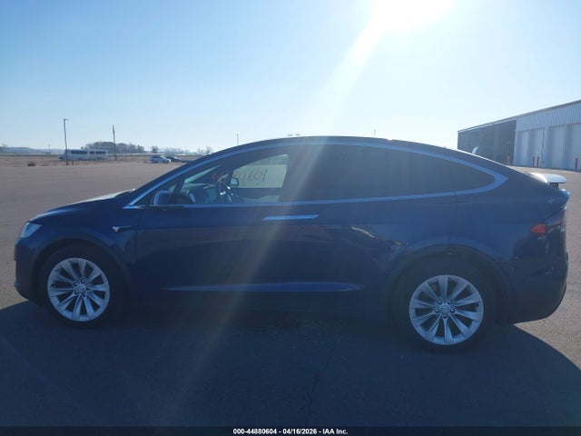 2018 Tesla Model X 100d/75d/p100d მანქანა იყიდება აუქციონზე, vin: 5YJXCBE24JF126456, აუქციონის ნომერი: 44880604