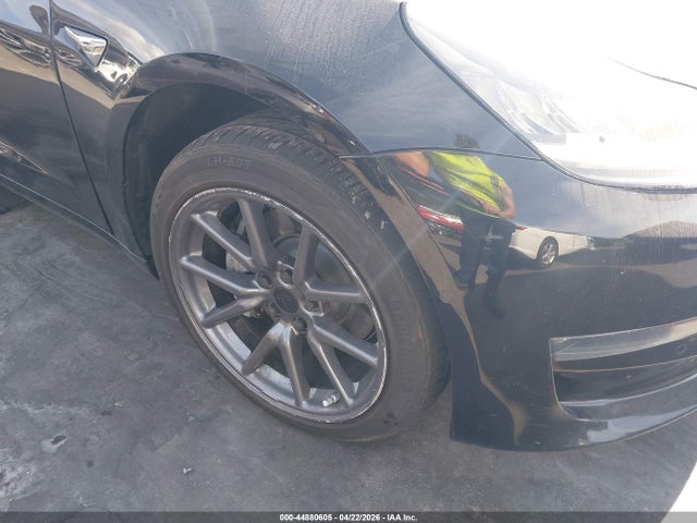 Auction sale of the 2019 Tesla Model 3 Long Range/mid Range/standard Range/standard Range Plus, vin: 5YJ3E1EA4KF395553, lot number: 44880605