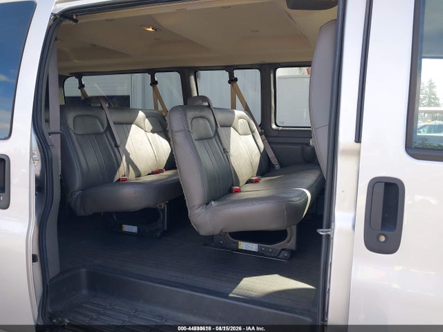1GAZGNFG6J1302420 Chevrolet Express 3500 Ls