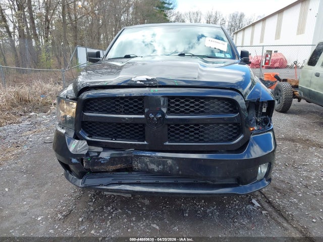 44880630 :رقم المزاد ، 1C6RR7KGXHS829035 vin ، 2017 Ram 1500 Express  4x4 5'7 Box مزاد بيع