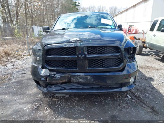 44880630 :رقم المزاد ، 1C6RR7KGXHS829035 vin ، 2017 Ram 1500 Express  4x4 5'7 Box مزاد بيع