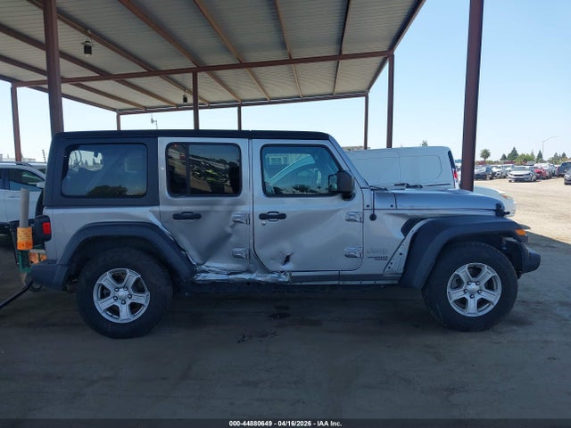 1C4HJXDG7JW119923 Jeep Wrangler Unlimited Sport S 4x4