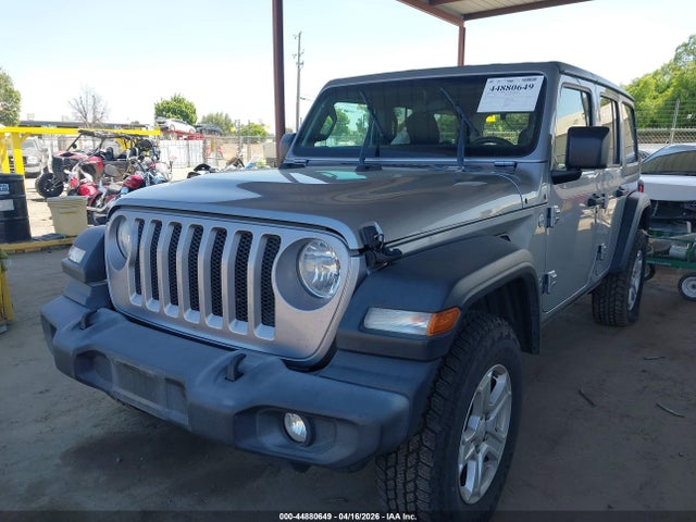 1C4HJXDG7JW119923 Jeep Wrangler Unlimited Sport S 4x4