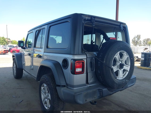 1C4HJXDG7JW119923 Jeep Wrangler Unlimited Sport S 4x4