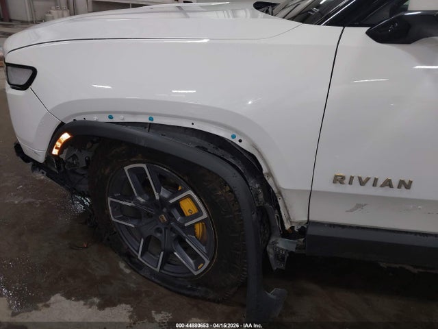 Rivian R1t Adventure 2022 7FCTGAAA5NN007455 Image 22