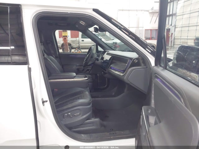 Rivian R1t Adventure 2022 7FCTGAAA5NN007455 Image 5