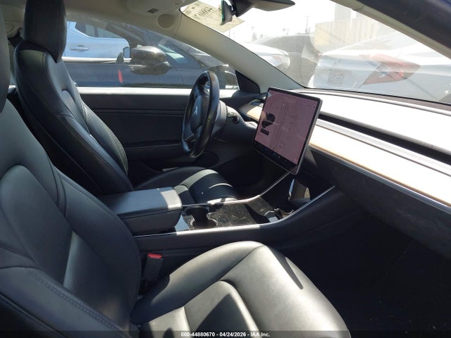 Продажа на аукционе авто 2019 Tesla Model 3 Long Range/mid Range/standard Range/standard Range Plus, vin: 5YJ3E1EA4KF313188, номер лота: 44880670
