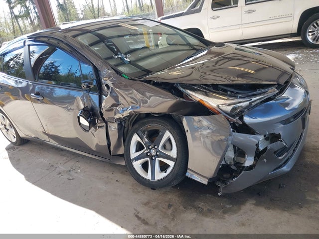 Toyota Prius Three Touring 2017 JTDKARFU6H3544601 Image 6