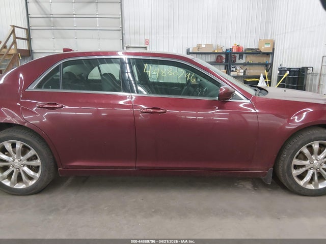 44880796 :رقم المزاد ، 2C3CCARG0HH553446 vin ، 2017 Chrysler 300 Limited Awd مزاد بيع