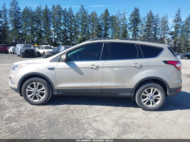 Ford ESCAPE SE 2018 1FMCU9GD3JUC38784 Image 18