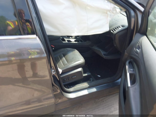 Продаж на аукціоні авто 2017 Ford Escape Titanium, vin: 1FMCU9J99HUD86095, номер лоту: 44880830