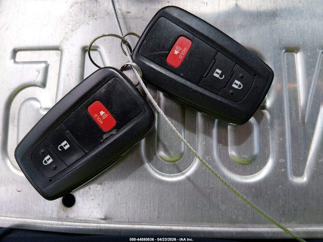 Продаж на аукціоні авто 2018 Toyota Prius Two, vin: JTDKBRFU4J3065435, номер лоту: 44880836