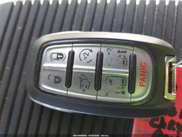 Продажа на аукционе авто 2017 Chrysler Pacifica Limited, vin: 2C4RC1GG3HR837138, номер лота: 44880858