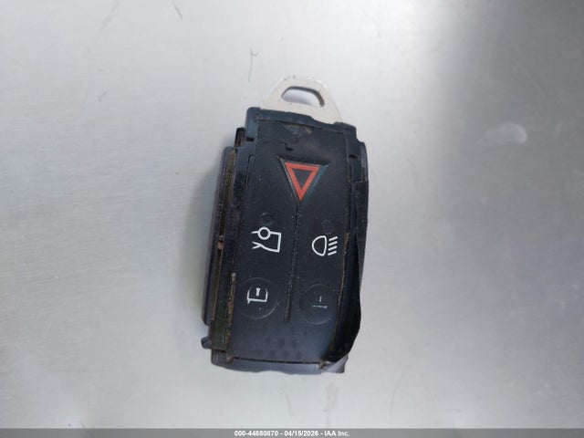 2011 JAGUAR XF SAJWA0FBXBLS13864 Photo 10