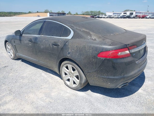 2011 JAGUAR XF SAJWA0FBXBLS13864 Photo 2