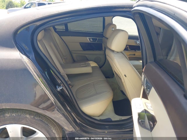 2011 JAGUAR XF SAJWA0FBXBLS13864 Photo 7