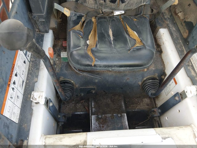 44880898 :رقم المزاد ، 514714339 vin ، 1999 Bobcat 751 مزاد بيع