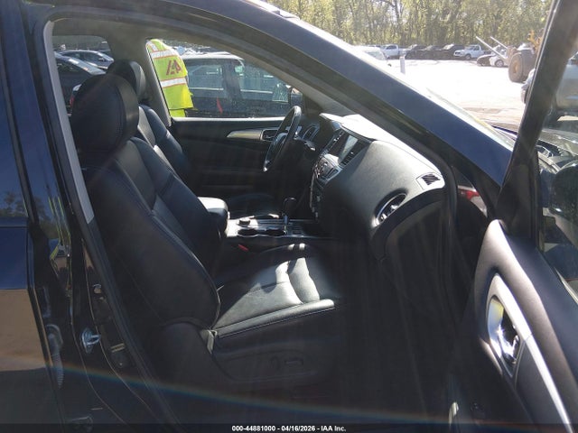 Продажа на аукционе авто 2017 Nissan Pathfinder Sl, vin: 5N1DR2MM8HC653262, номер лота: 44881000