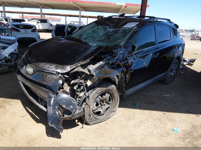 Toyota RAV4 LE 2018 2T3ZFREV0JW441655 Image 2
