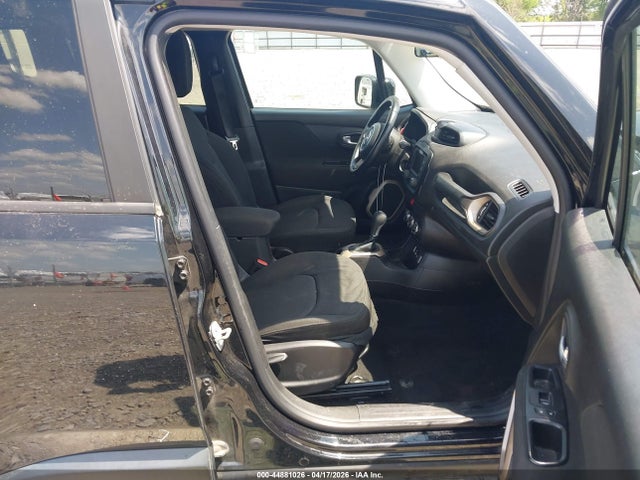 Продажа на аукционе авто 2017 Jeep Renegade Latitude Fwd, vin: ZACCJABBXHPF35504, номер лота: 44881026