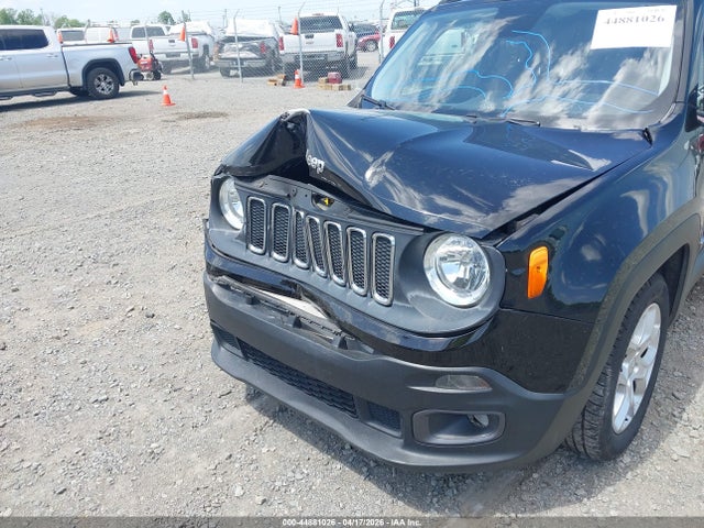 Продажа на аукционе авто 2017 Jeep Renegade Latitude Fwd, vin: ZACCJABBXHPF35504, номер лота: 44881026