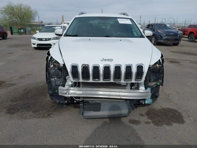 1C4PJLCB3JD615324 Jeep Cherokee Latitude Fwd