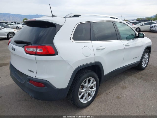 1C4PJLCB3JD615324 Jeep Cherokee Latitude Fwd