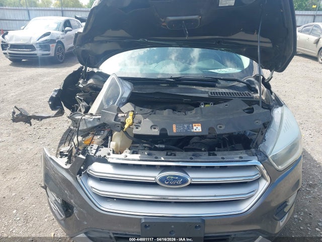Продажа на аукционе авто 2017 Ford Escape Se, vin: 1FMCU0G99HUC88963, номер лота: 44881117