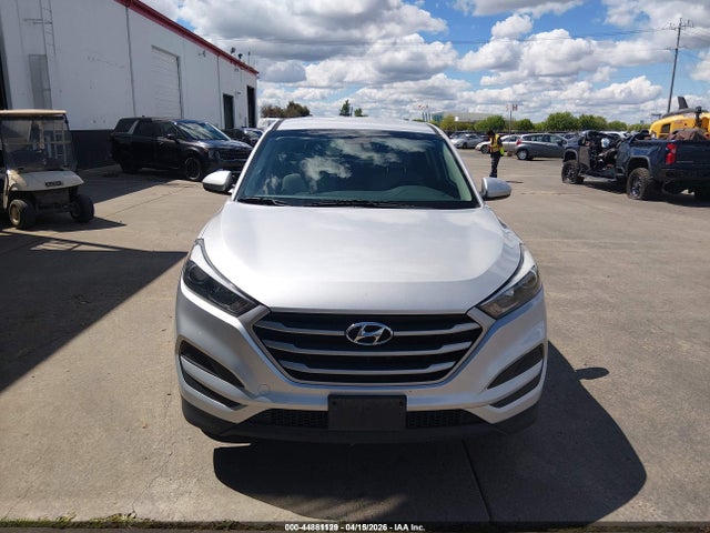 KM8J23A40JU701693 Hyundai TUCSON SE