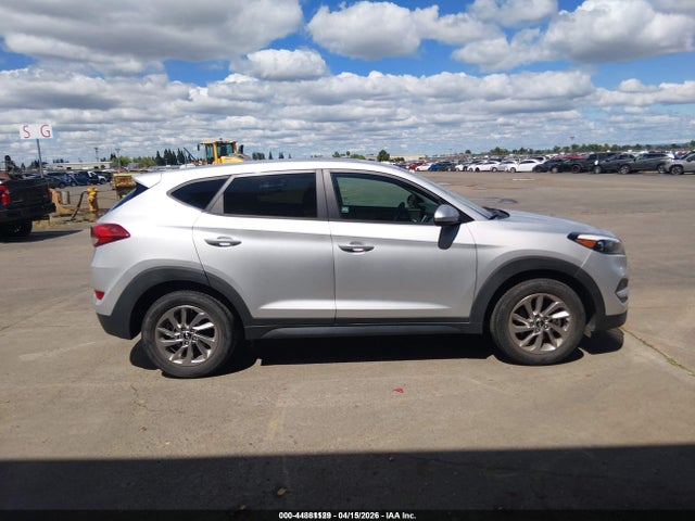 KM8J23A40JU701693 Hyundai TUCSON SE